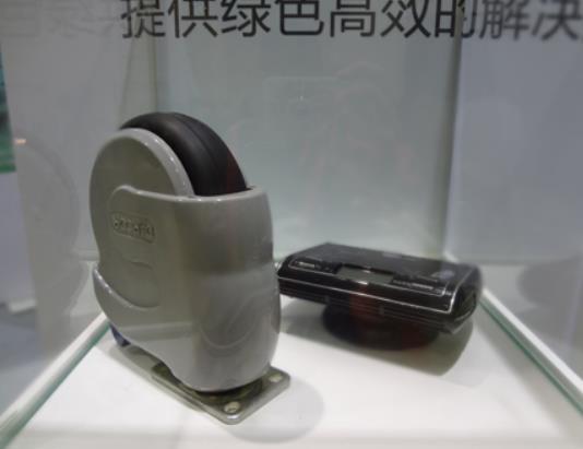 2012″大連設(shè)計(jì)節(jié)”開幕—柯瑞莫亮相展會(huì)現(xiàn)場