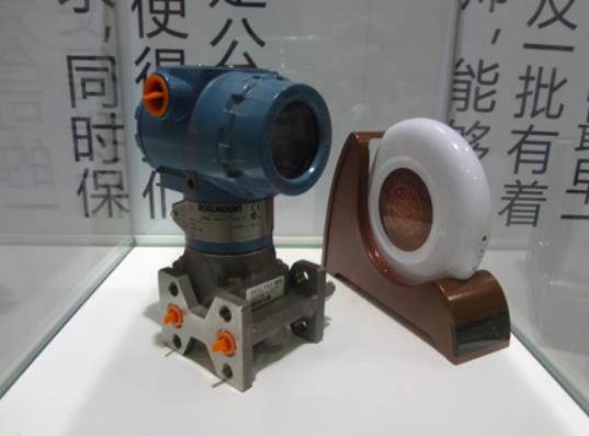 2012″大連設(shè)計(jì)節(jié)”開幕—柯瑞莫亮相展會(huì)現(xiàn)場
